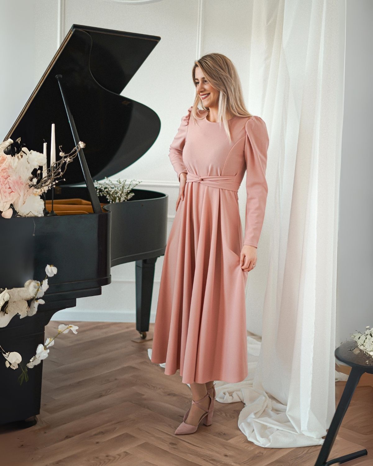 Rochie Cloe din Crep - Model Clos & Mâneci Bufante - Eleganță Modernă