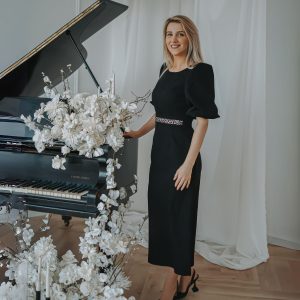 Rochie Luna din Barbie - Croi Clasic, Fustă Evazată & Mâneci Bufante