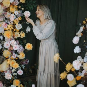 Rochia Thea din Voal Georgette : Eleganță Fluidă și Detalii Rafinate